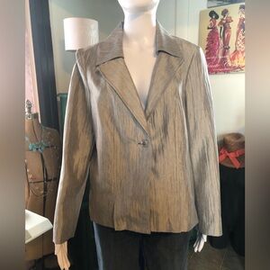 Elegant Gray Women's Blazer
Proportion Petite, Conrad C
Size 14